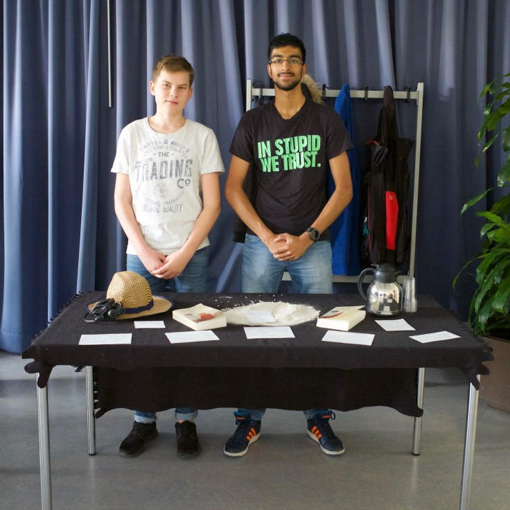 Nico und Jilson mit Trojanow: Der Weltensammler